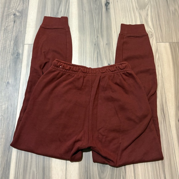 Women’s Nike Maroon Sweatpants - Picture 4 of 4